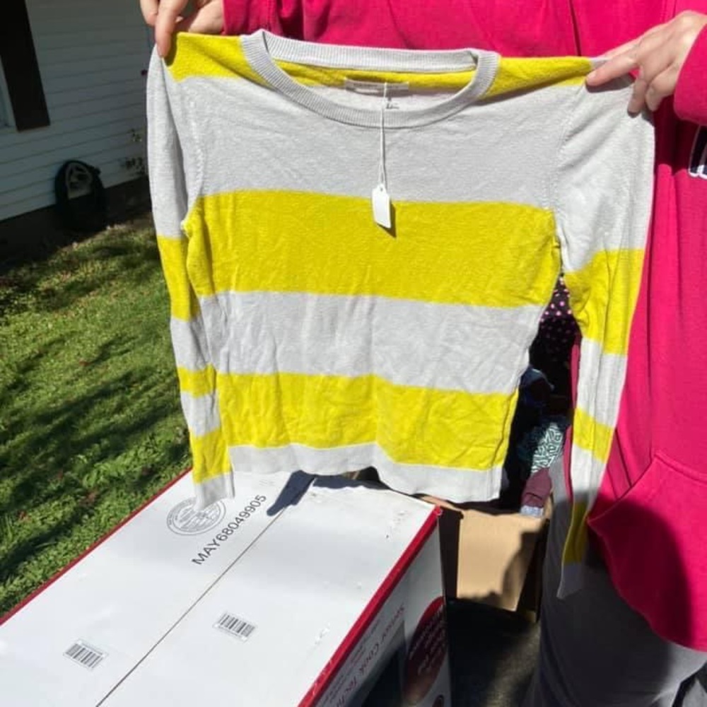 Old Navy Sweater